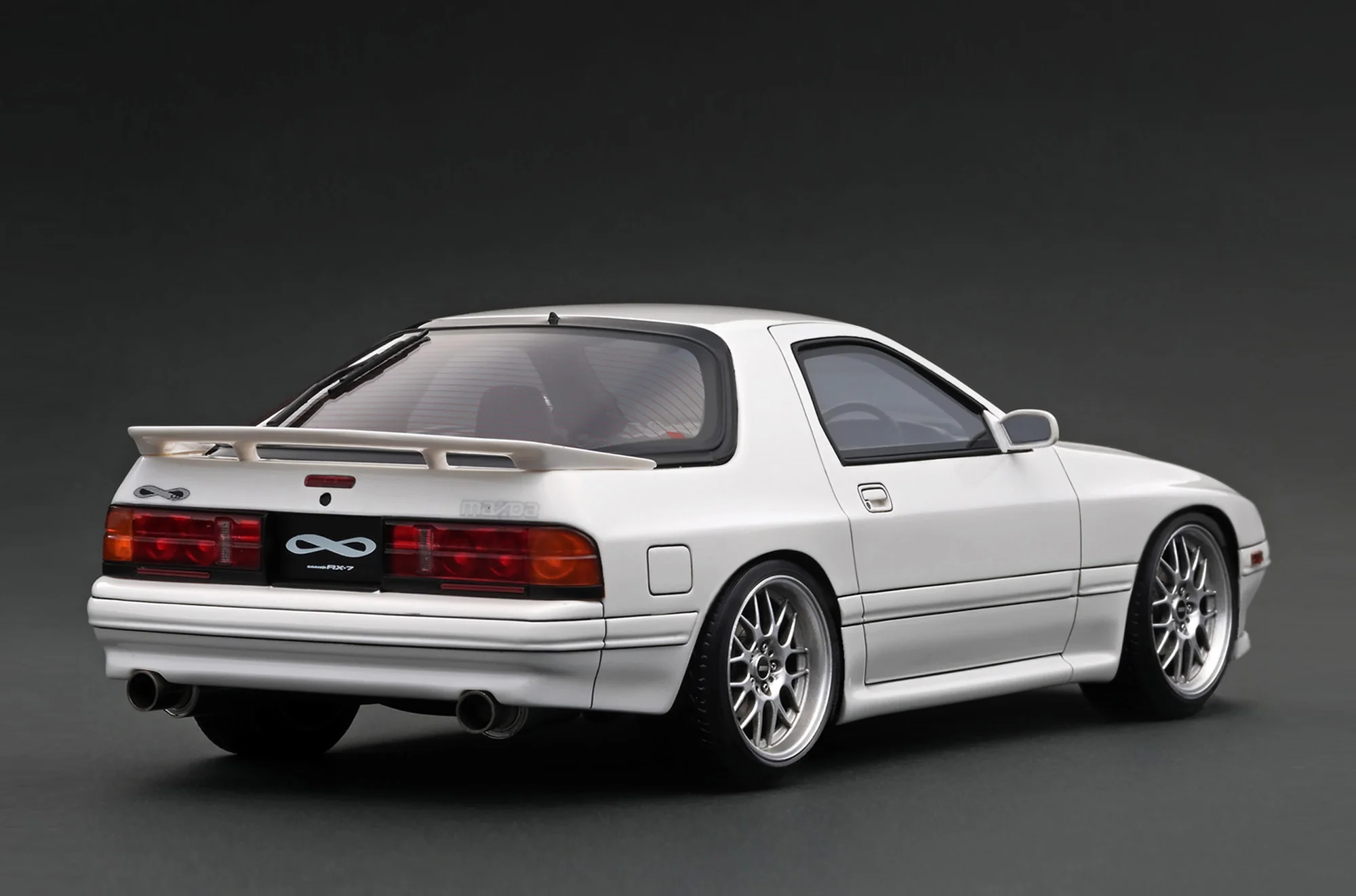 Mazda Savanna RX-7 Infini FC3S with 13B Engine white 1:18 Ignition Model