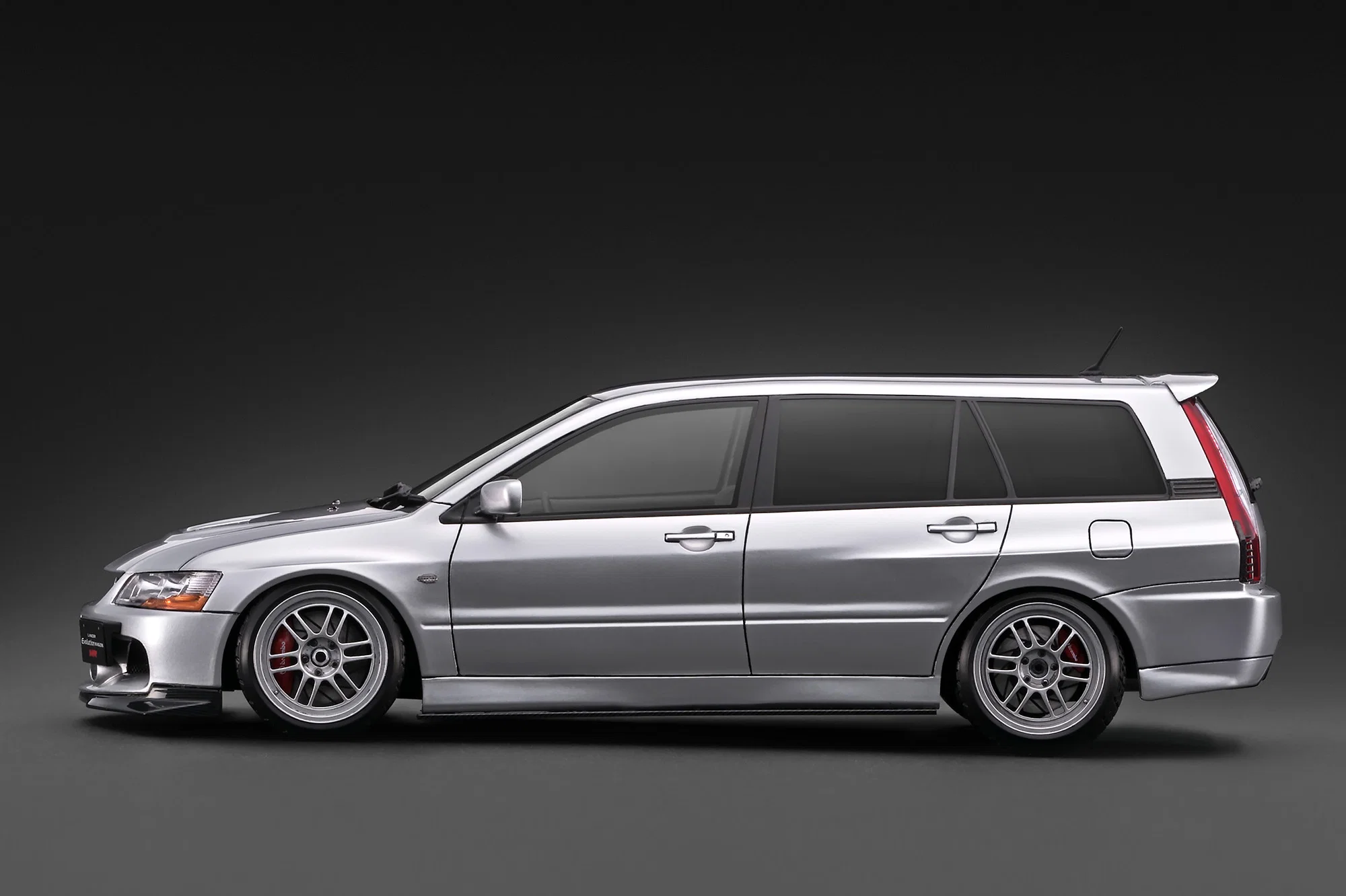 Mitsubishi Lancer Evolution Wagon MR CT9W silver 1:18 Ignition Model