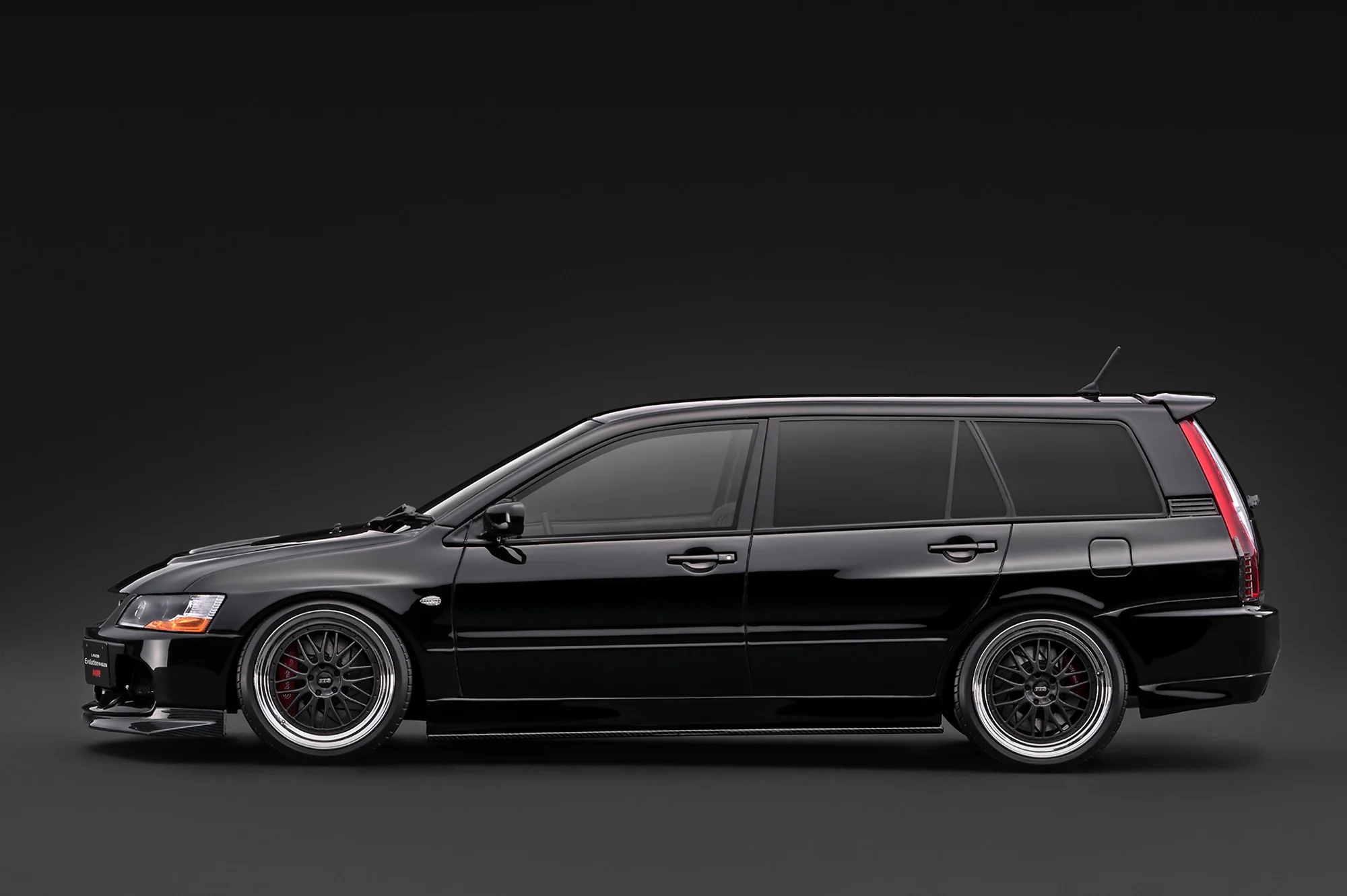 Mitsubishi Lancer Evolution Wagon MR CT9W black 1:18 Ignition Model