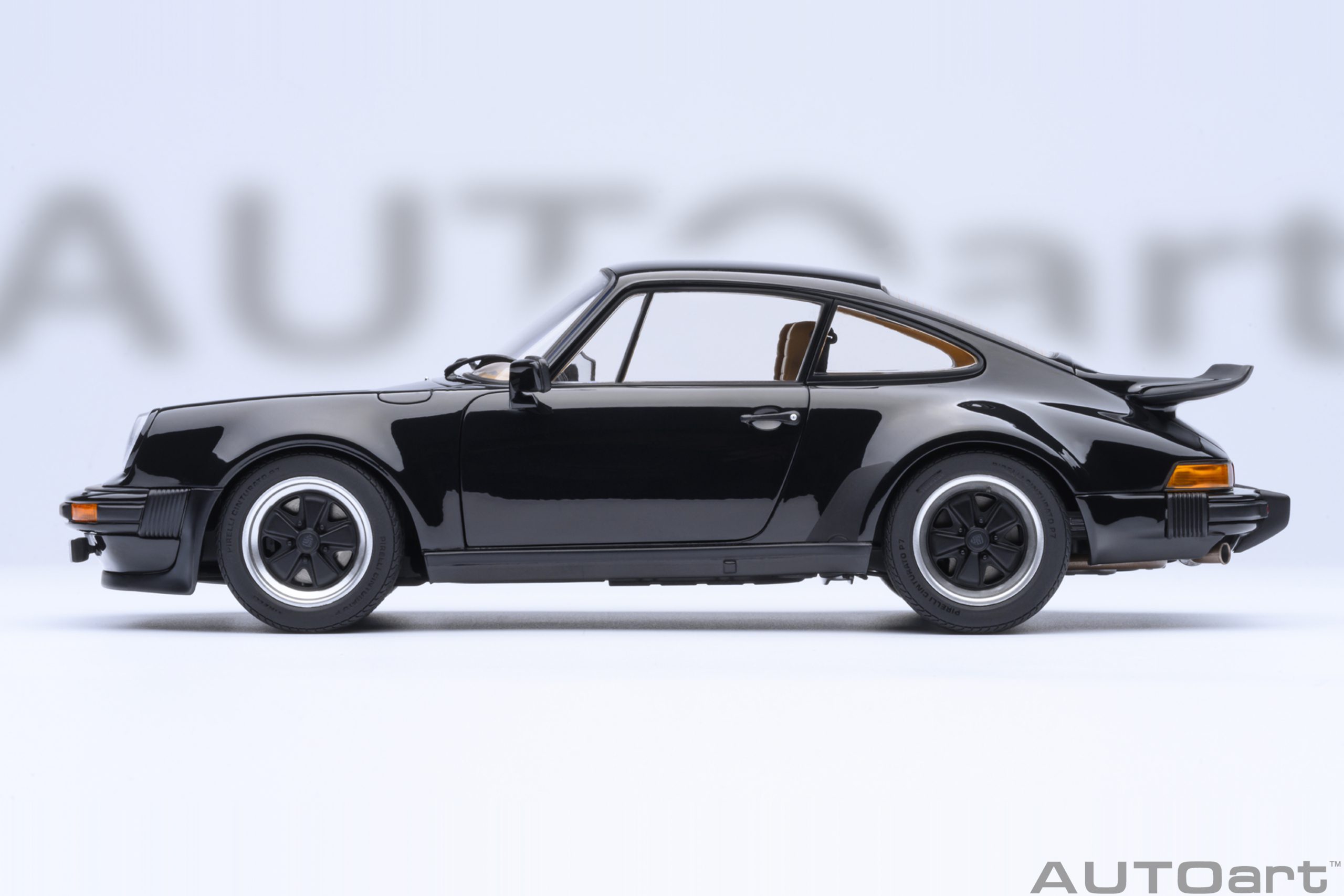 Porsche 911 930 Turbo 3.0 black 1:18 AUTOart