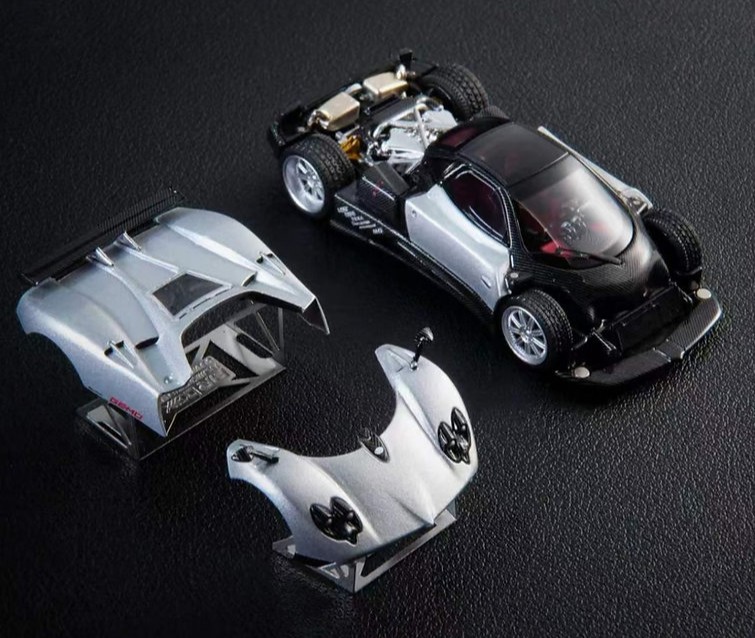 Pagani Zonda F 2005 grigio mercurio 1:64 Almost Real