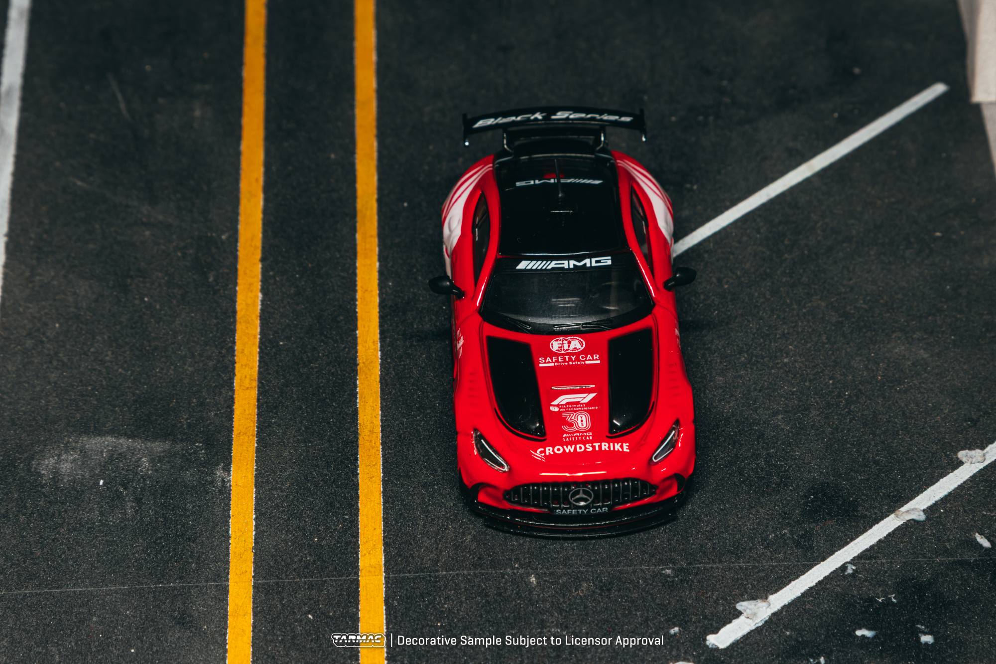 Mercedes-Benz AMG GT Black Series Safety Car 2026 red/white 1:64 Tarmac