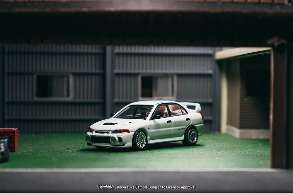 Mitsubishi Lancer RS Evolution IV 1996 white 1:64 Tarmac