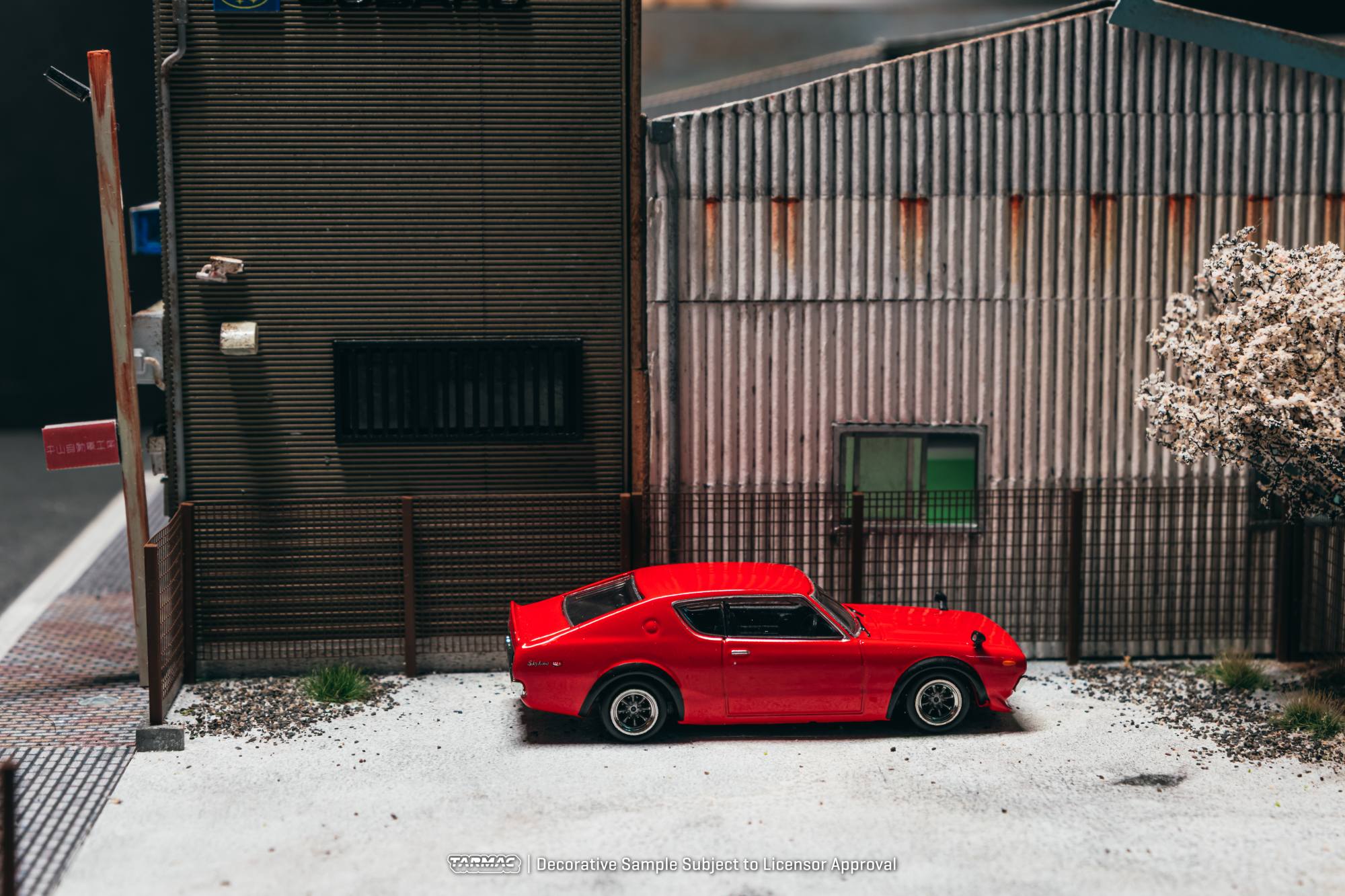 Nissan Skyline 2000GT-R (KPGC110) red 1:64 Tarmac
