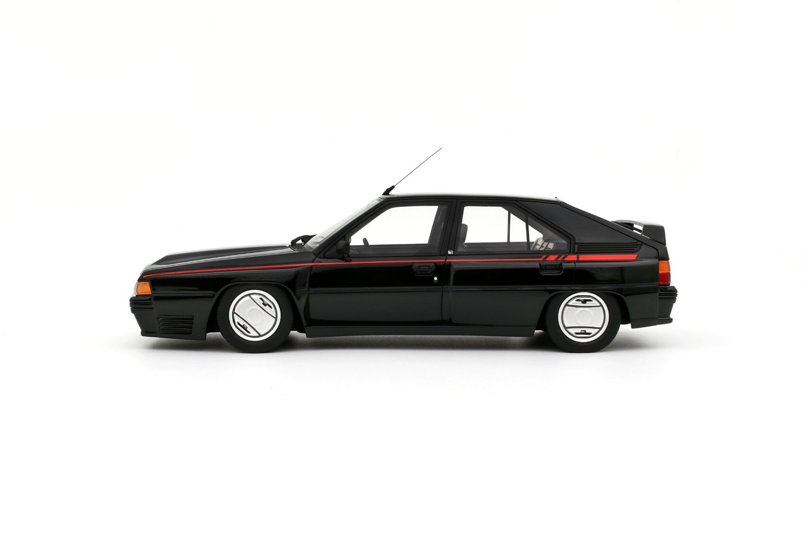 Citroen BX 4TC Serie 200 1985 black 1:18 OttOmobile