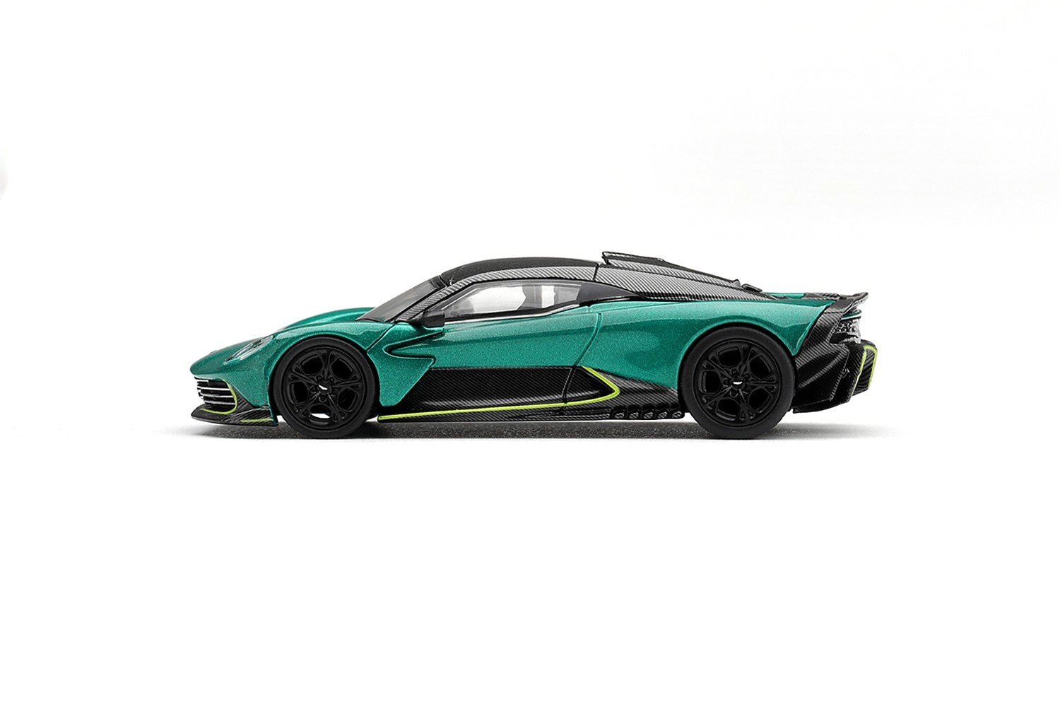 Aston Martin Valhalla Podium 2025 green 1:64 Mini GT