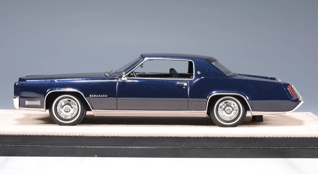 Cadillac Fleetwood Eldorado 1967 atlantis firemist 1:43 Stamp Models