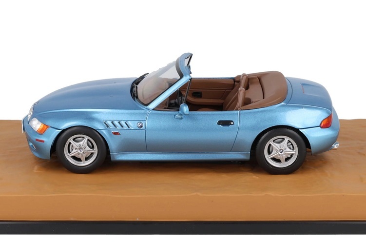 BMW Z3 Spider 1999 007 James Bond Goldeneye 1:24 Altaya