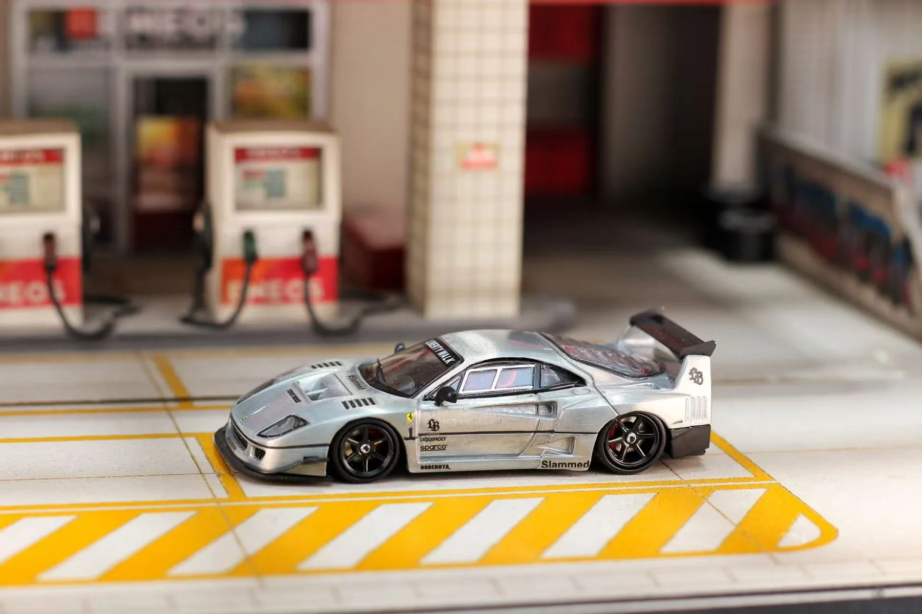 Ferrari F40 *ZAMAC* silver 1:64 Street Weapon