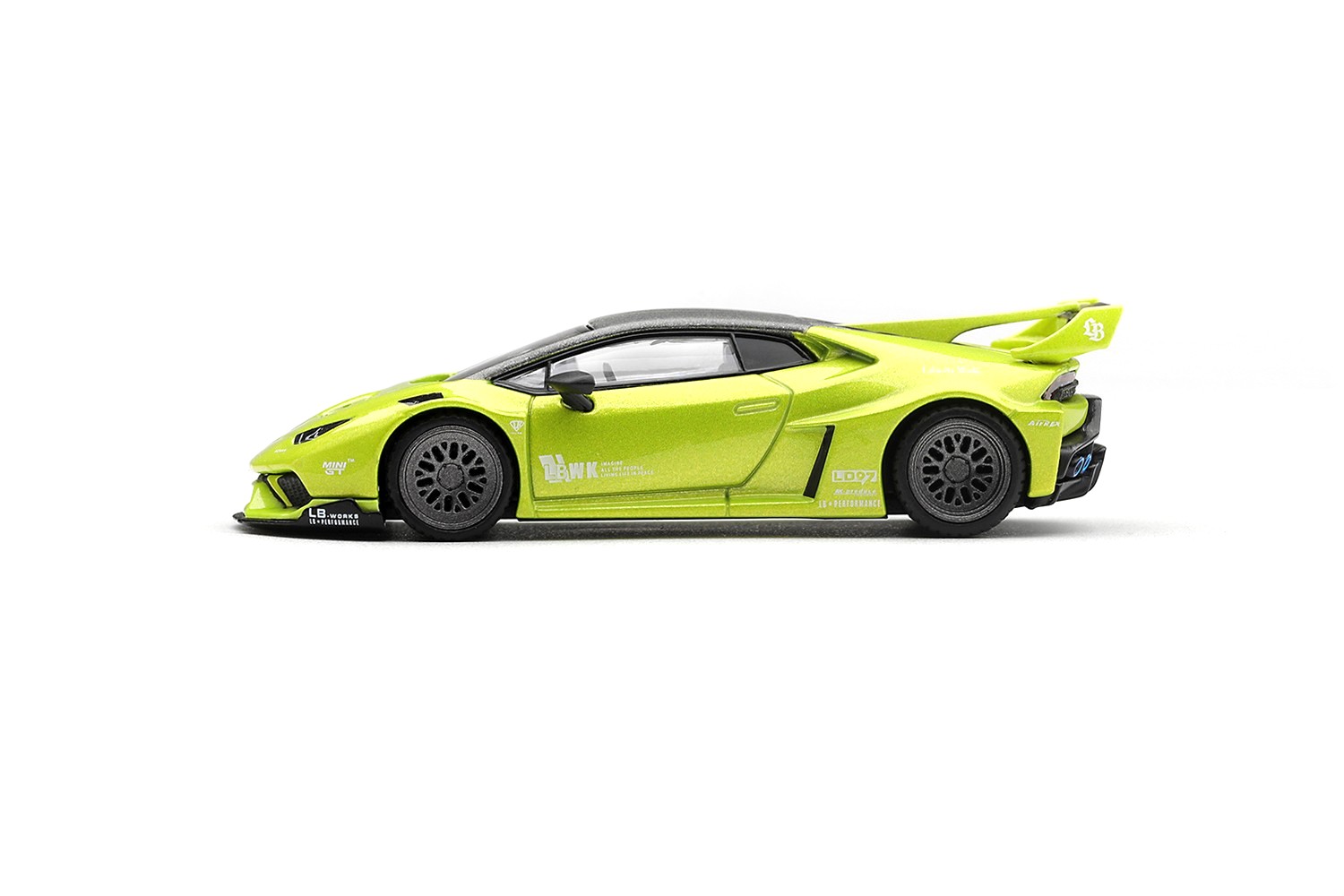 Lamborghini Huracán 2023 LB★WORKS lime metallic 1:64 Mini GT
