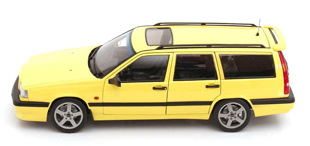 Volvo 850 T-5R Kombi 1994 yellow 1:18 Norev