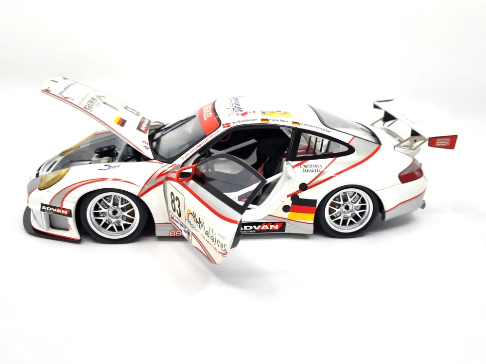 Porsche 911 (996) GT3 RSR #83 Nielsen/Ehret/Farnbacher 24h Le Mans 2006 1:18 Minichamps