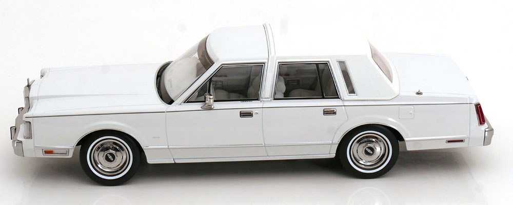 Lincoln Town Car *Miami Vice* 1985 white 1:18 KK Scale