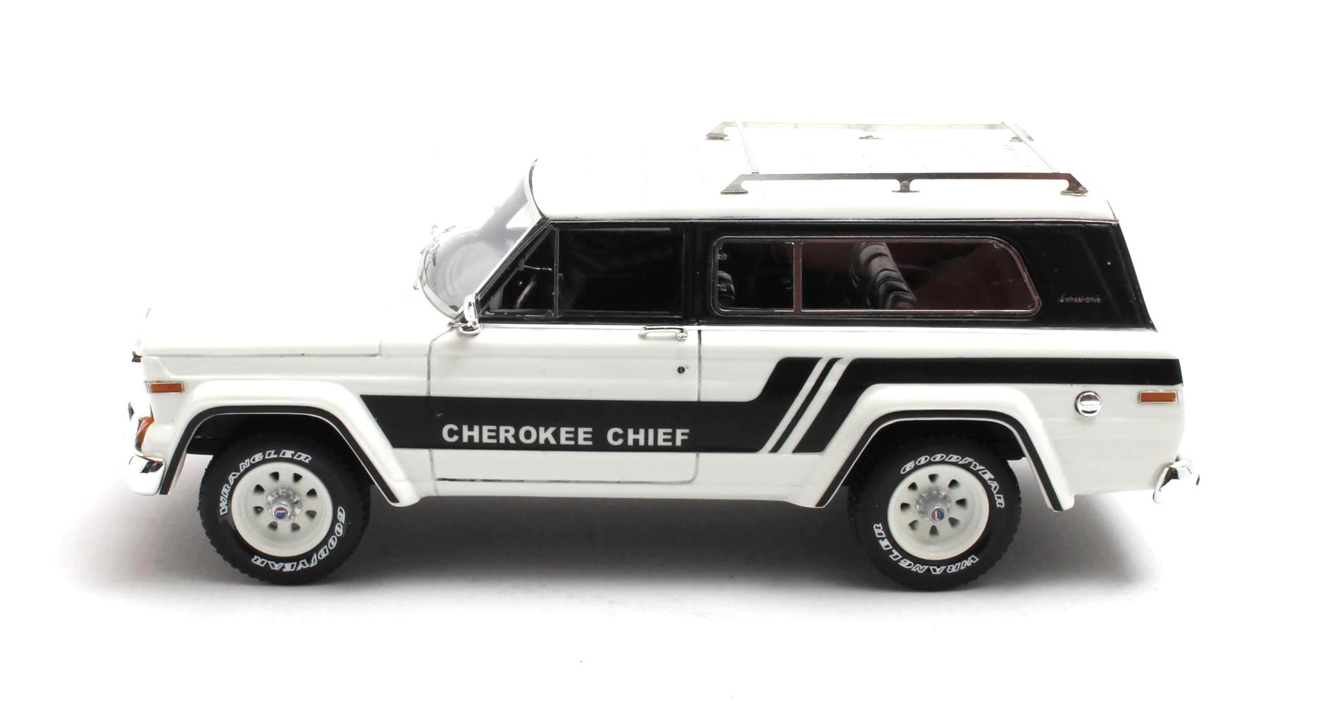 Jeep Cherokee Chief SJ 4x4 1980 white 1:43 Matrix Scale Models