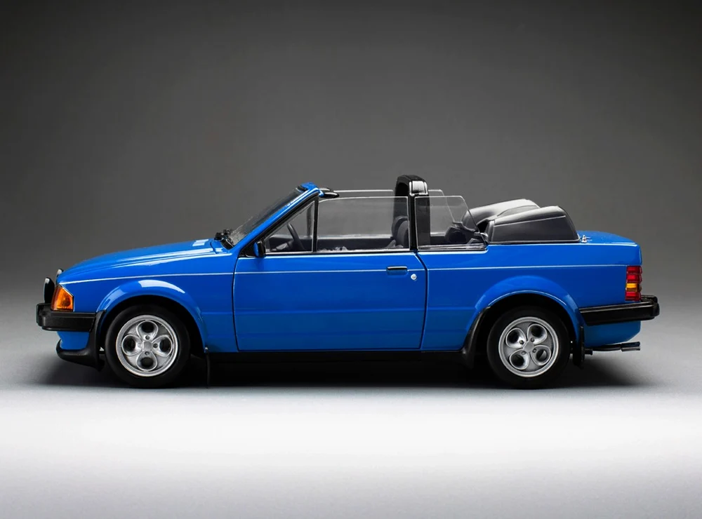 Ford Escort XR3i Cabriolet 1984 azure blue 1:18 Sun Star