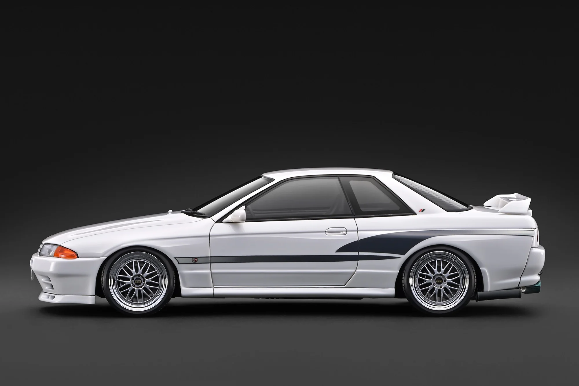 BNR32 S&S Limited Version white 1:18 Ignition Model