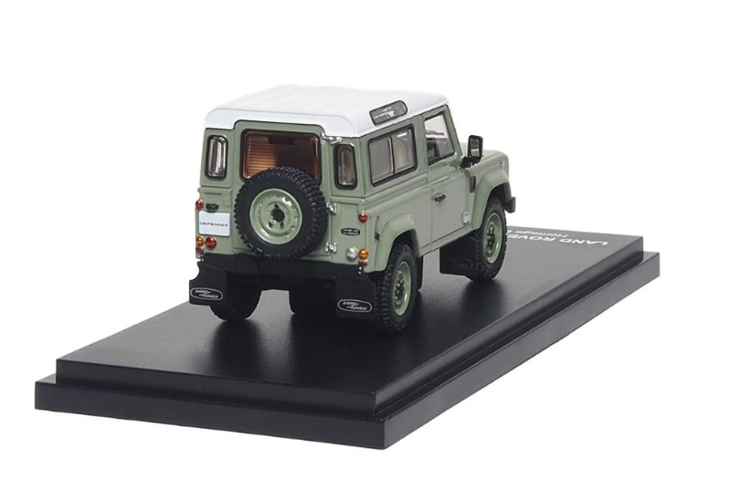 Land Rover Defender 90 2015 Heritage Edition green 1:64 Almost Real