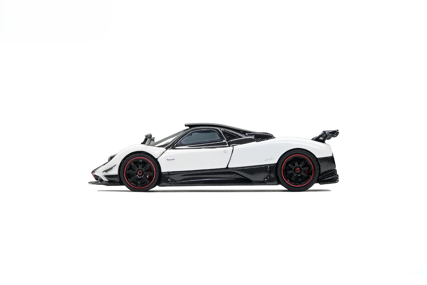 Pagani Zonda Cinque Coupe 2009 bianco benny 1:64 Almost Real