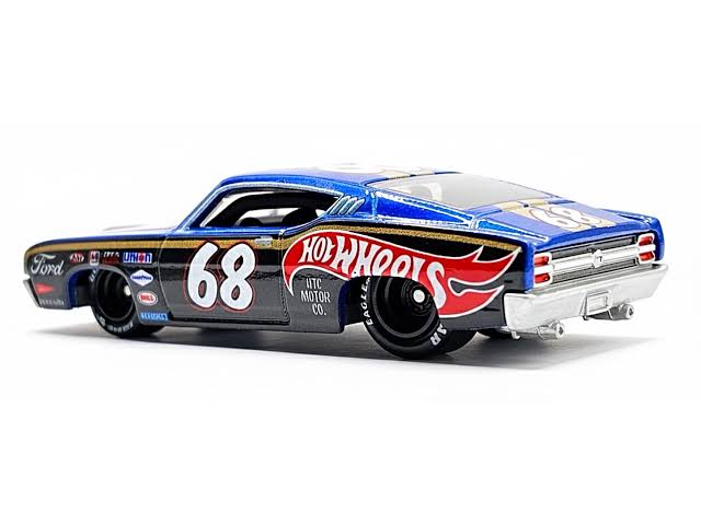 Ford Torino Talladega 1969 *Boulevard* 1:64 HotWheels