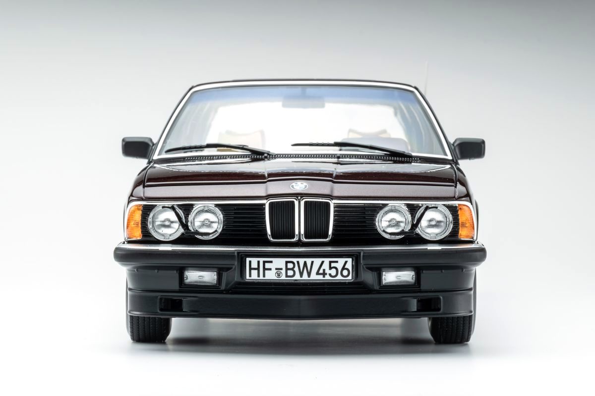 BMW 745i E23 1984 burgundy red metallic 1:18 Touring Modelcars