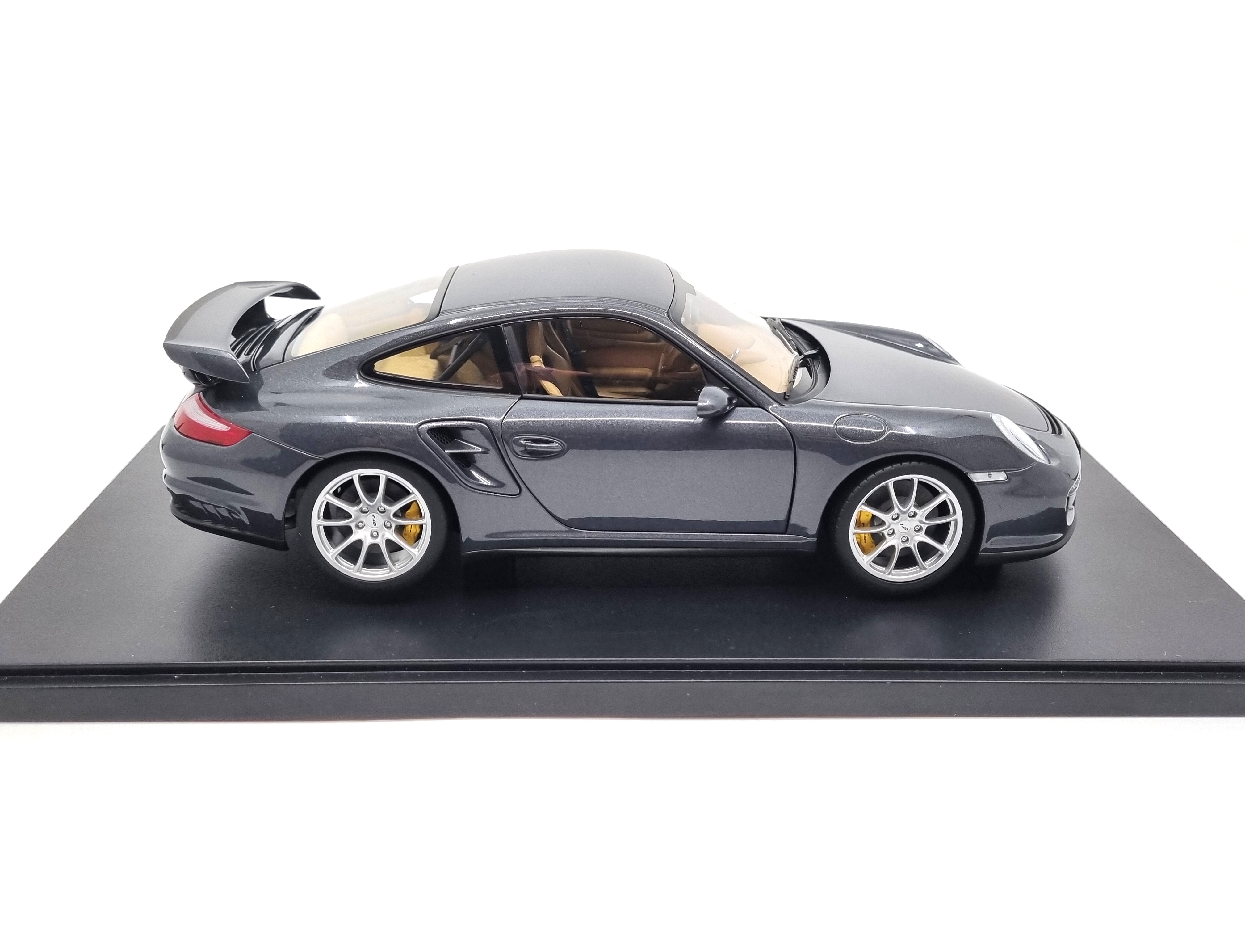 Porsche 911 (997) GT2 1:18 AUTOart