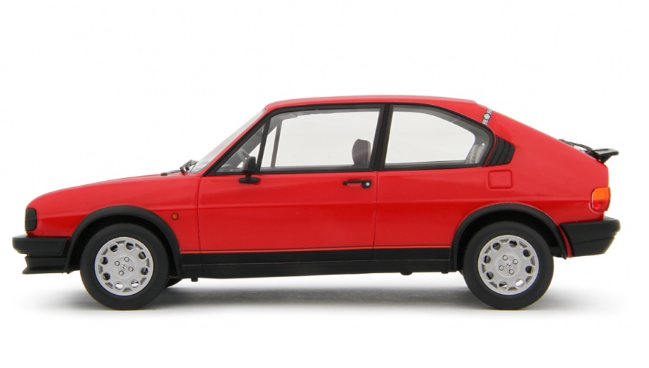 Alfa Romeo Alfasud TI Q.V. 1982 red 1:18 Laudoracing Model