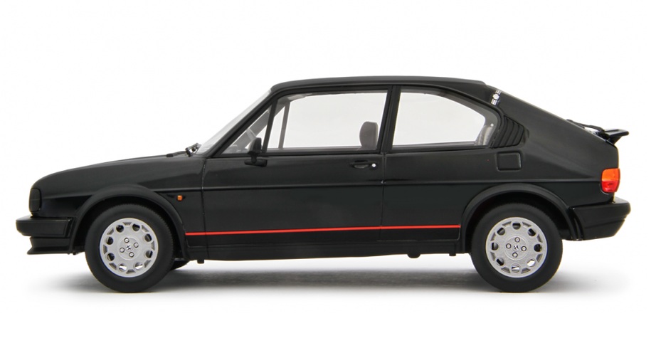 Alfa Romeo Alfasud TI Q.V. 1982 black 1:18 Laudoracing Model