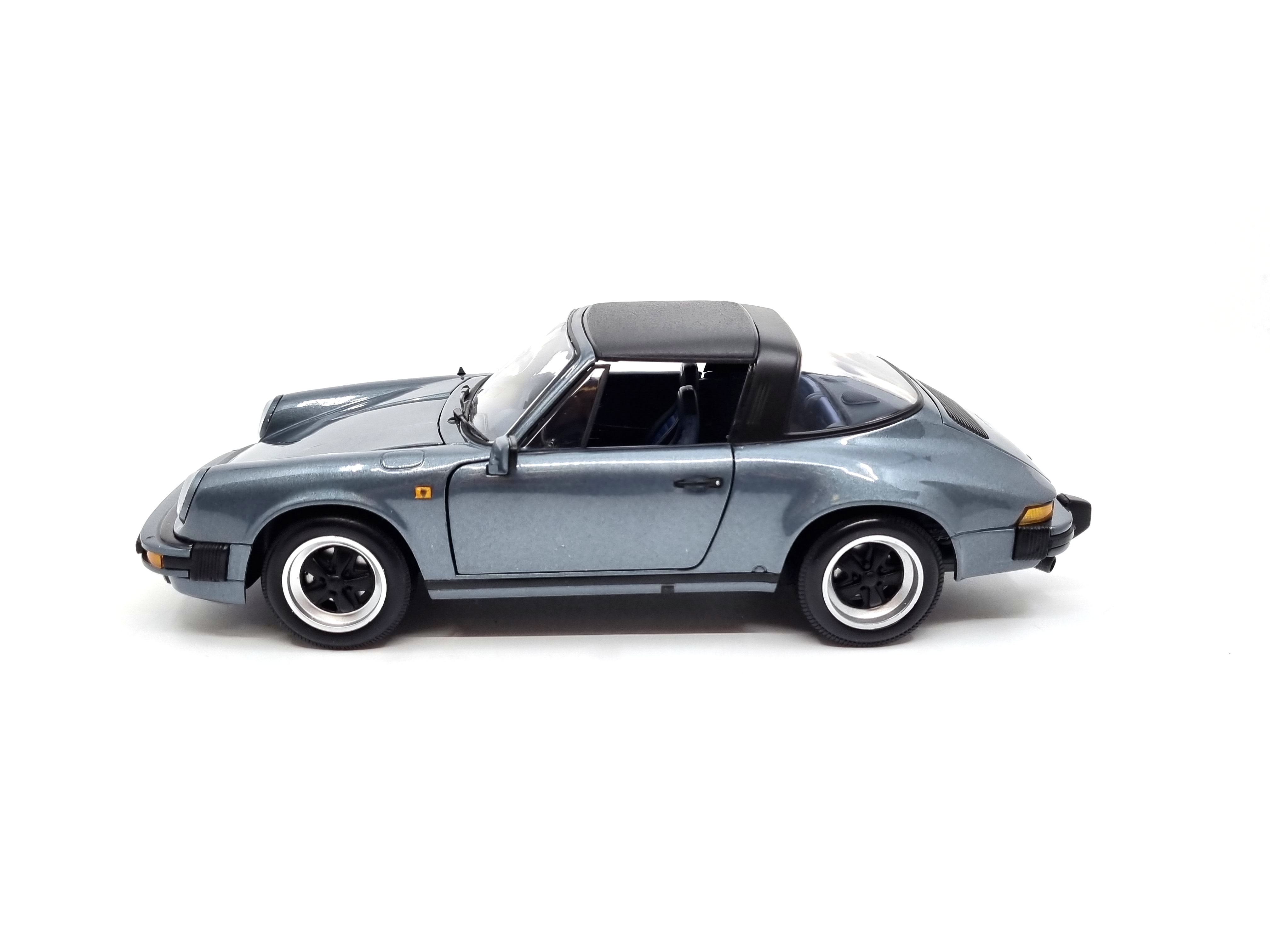 Porsche 911 Carrera Targa 1983 1:18 Minichamps