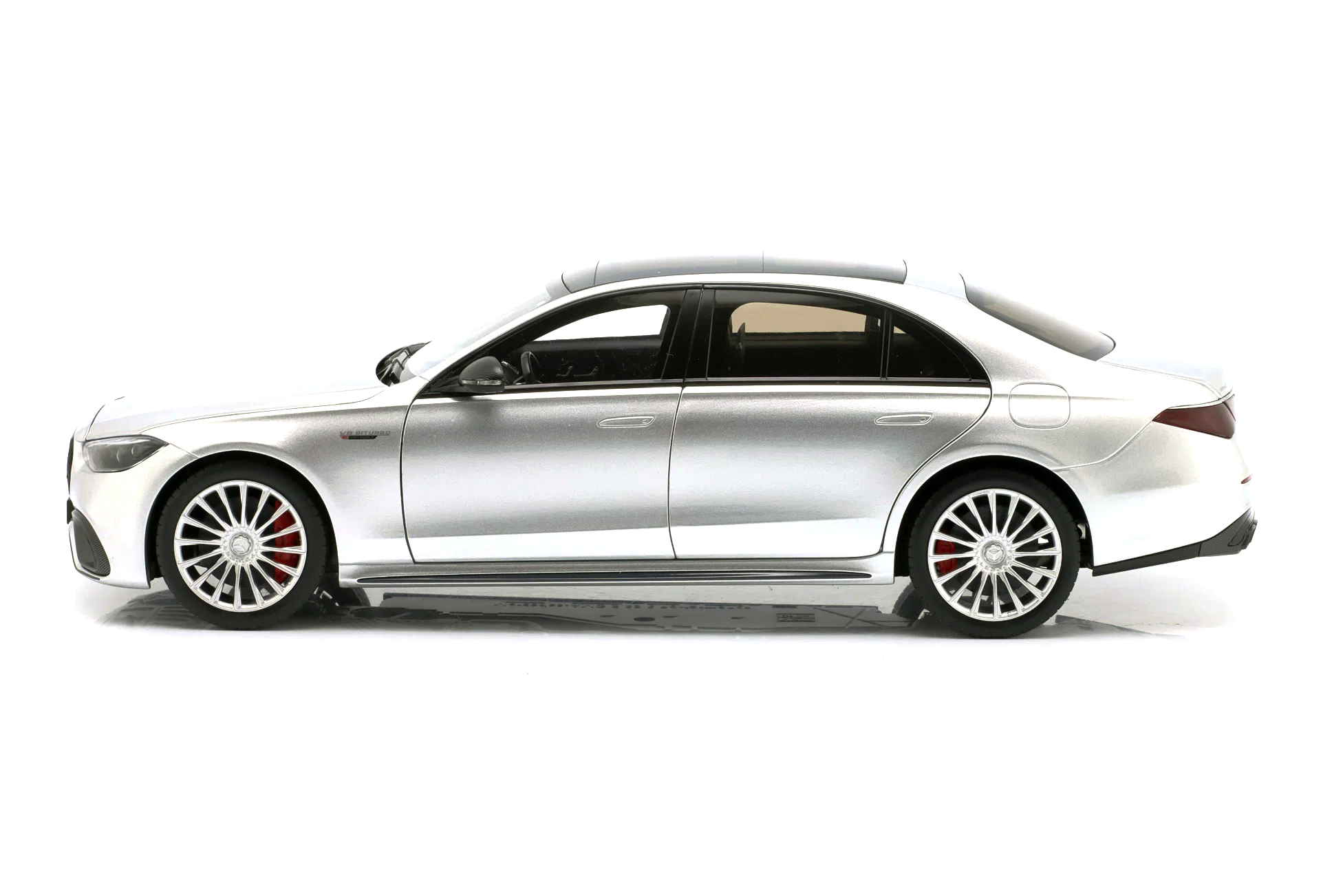 Mercedes-AMG S 63 E Performance hightech silver 1:18 NZG
