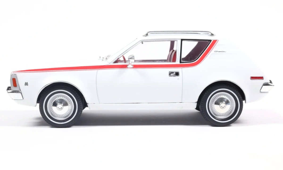 AMC Gremlin 1970 white/red 1:18 MCG Modelcar Group