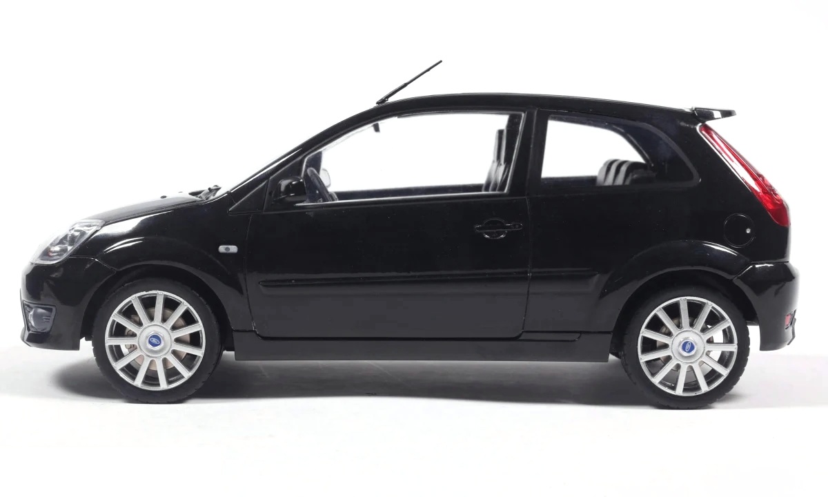 Ford Fiesta ST 2007 black 1:18 MCG Modelcar Group