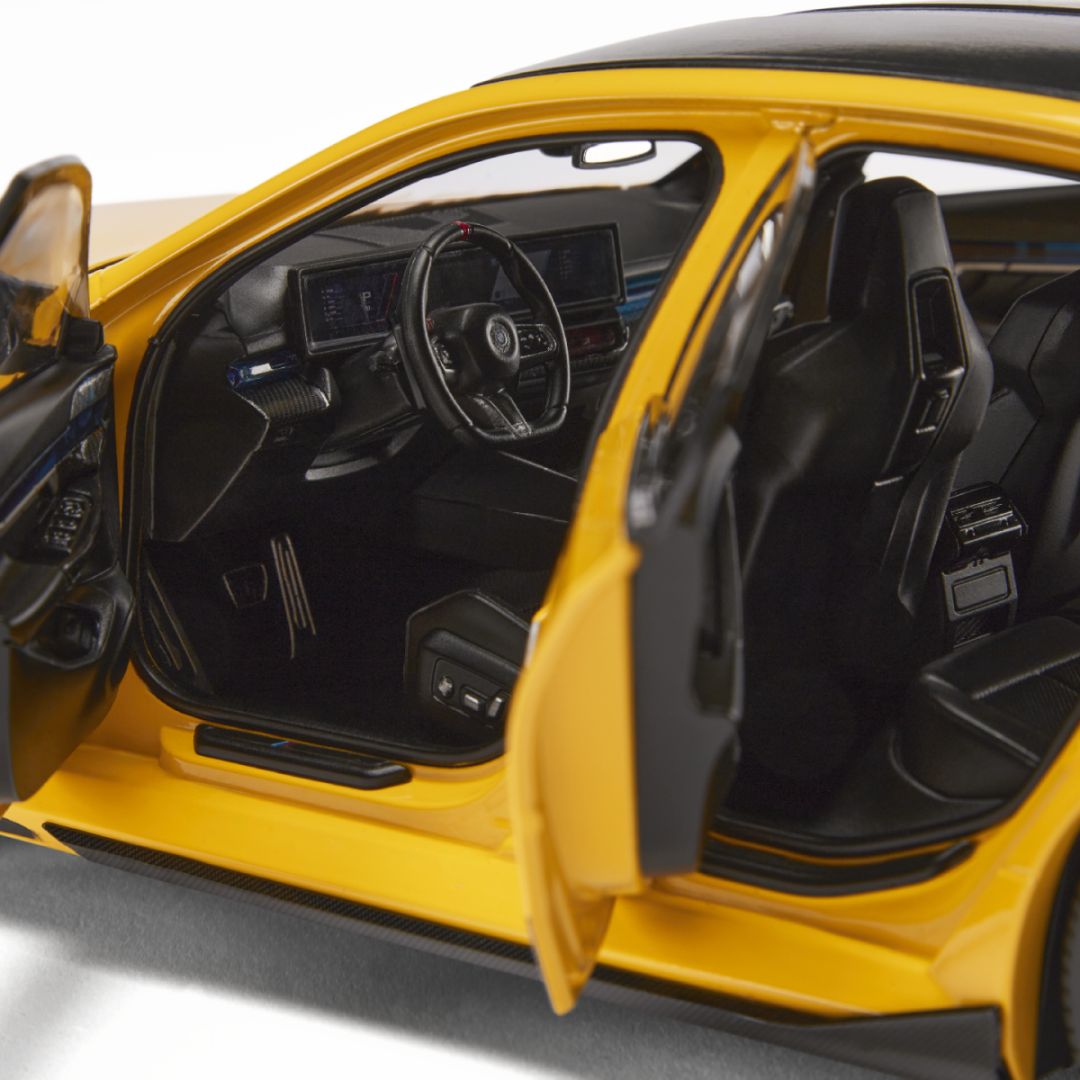 BMW M5 Sedan Performance Parts 2024 yelow 1:18 Minichamps