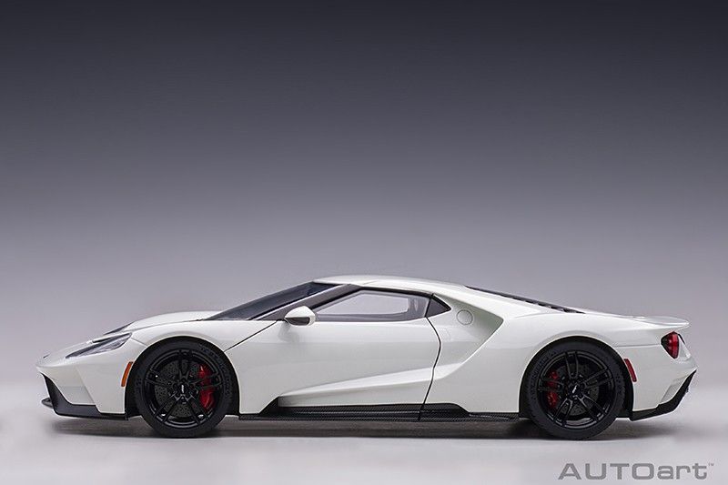 Ford GT 2017 frozen white 1:18 AUTOart