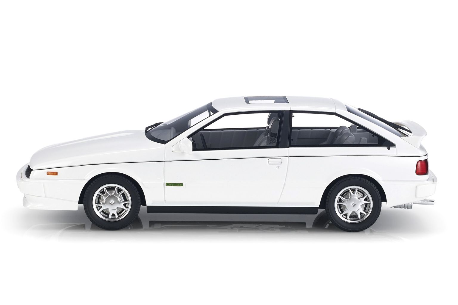 Toyota JZX90 Mark II Tourer V white 1:18 LS Collectibles