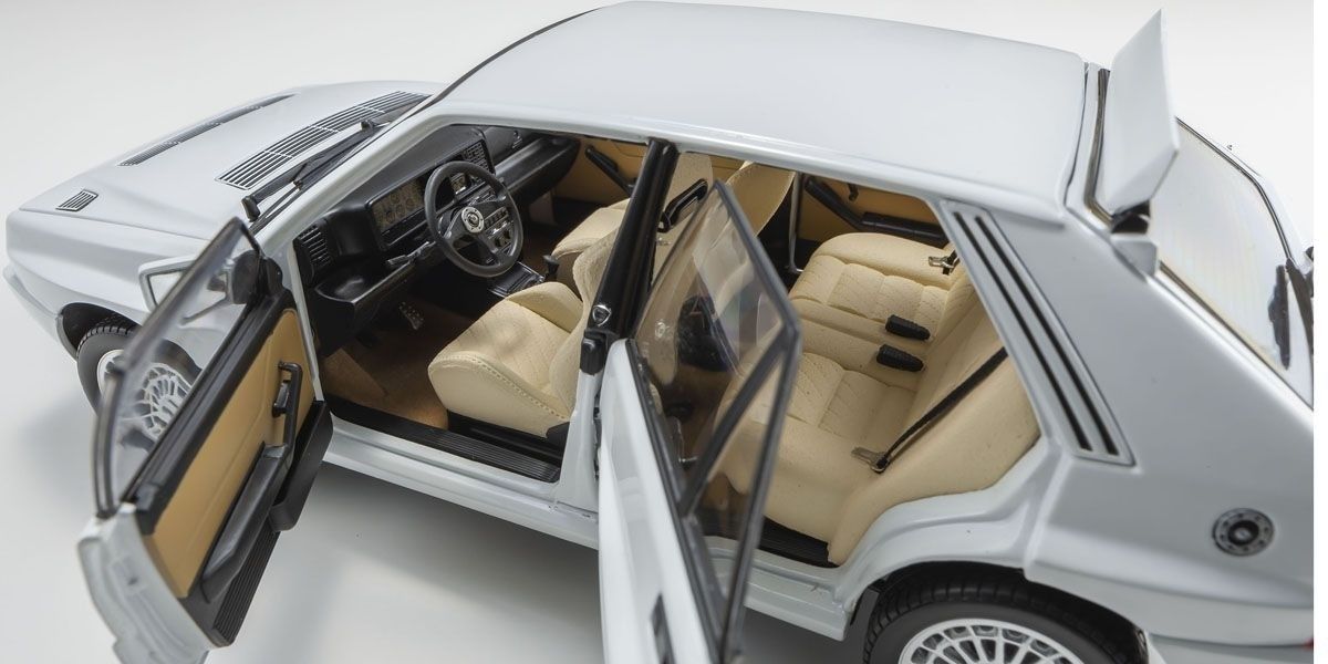 Lancia Delta white 1:18 Kyosho