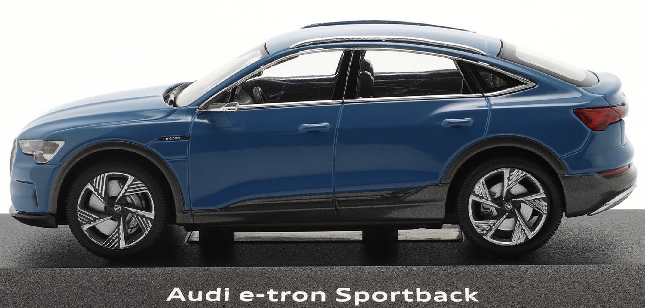 Audi E-Tron Sportback 2020 antiqua blue 1:43 iScale