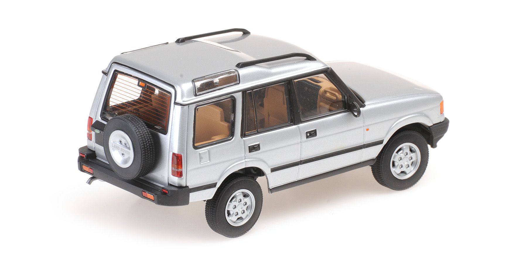Land Rover Discovery silver 1:43 Almost Real