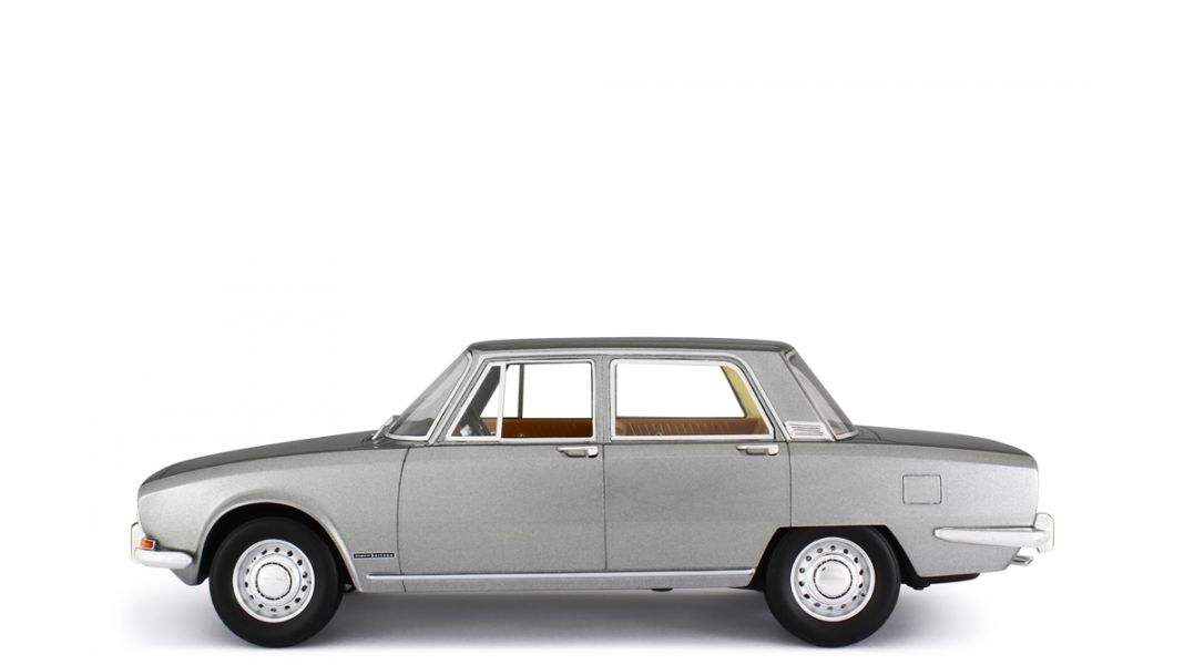 Alfa Romeo 1750 Berlina 1968 grey metallic 1:18 Laudoracing Model