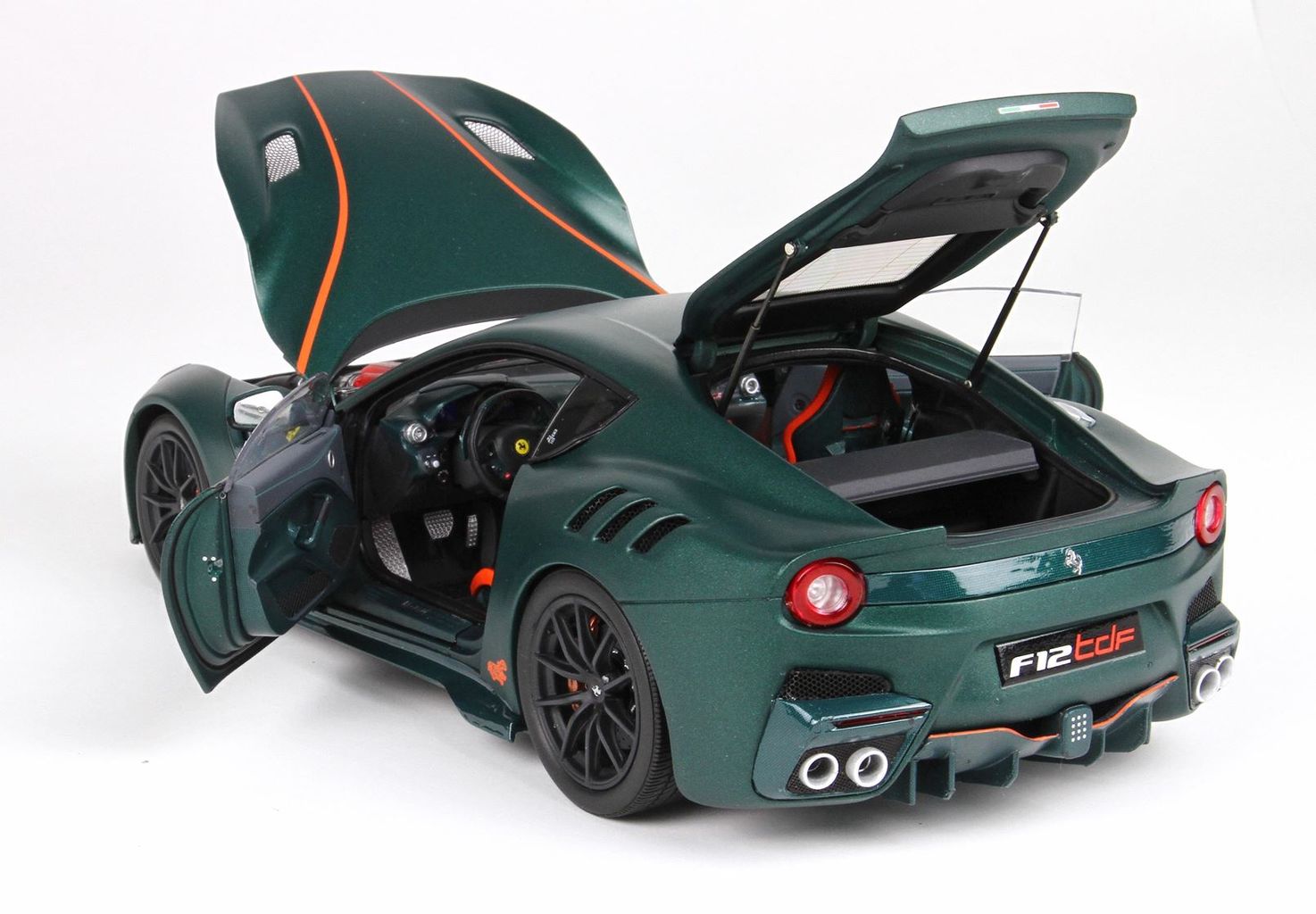 Ferrari F12 TDF 2015 verde GB opaco 1:18 B.B.R.