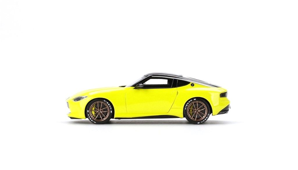 Nissan Z Proto yellow 1:43 TSM Model