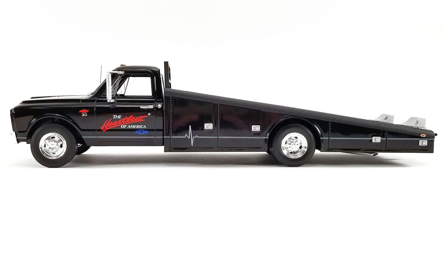 Chevrolet C-30 Ramp Truck Heartbeat of America 1967 1:18 Acme Diecast