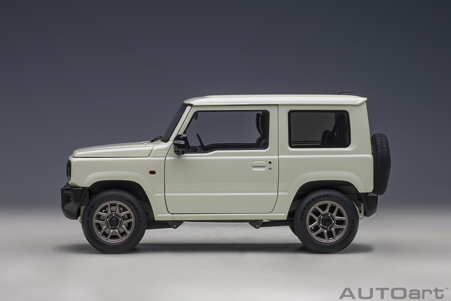 Suzuki Jimny JB64 RHD pure white pearl 1:18 AUTOart