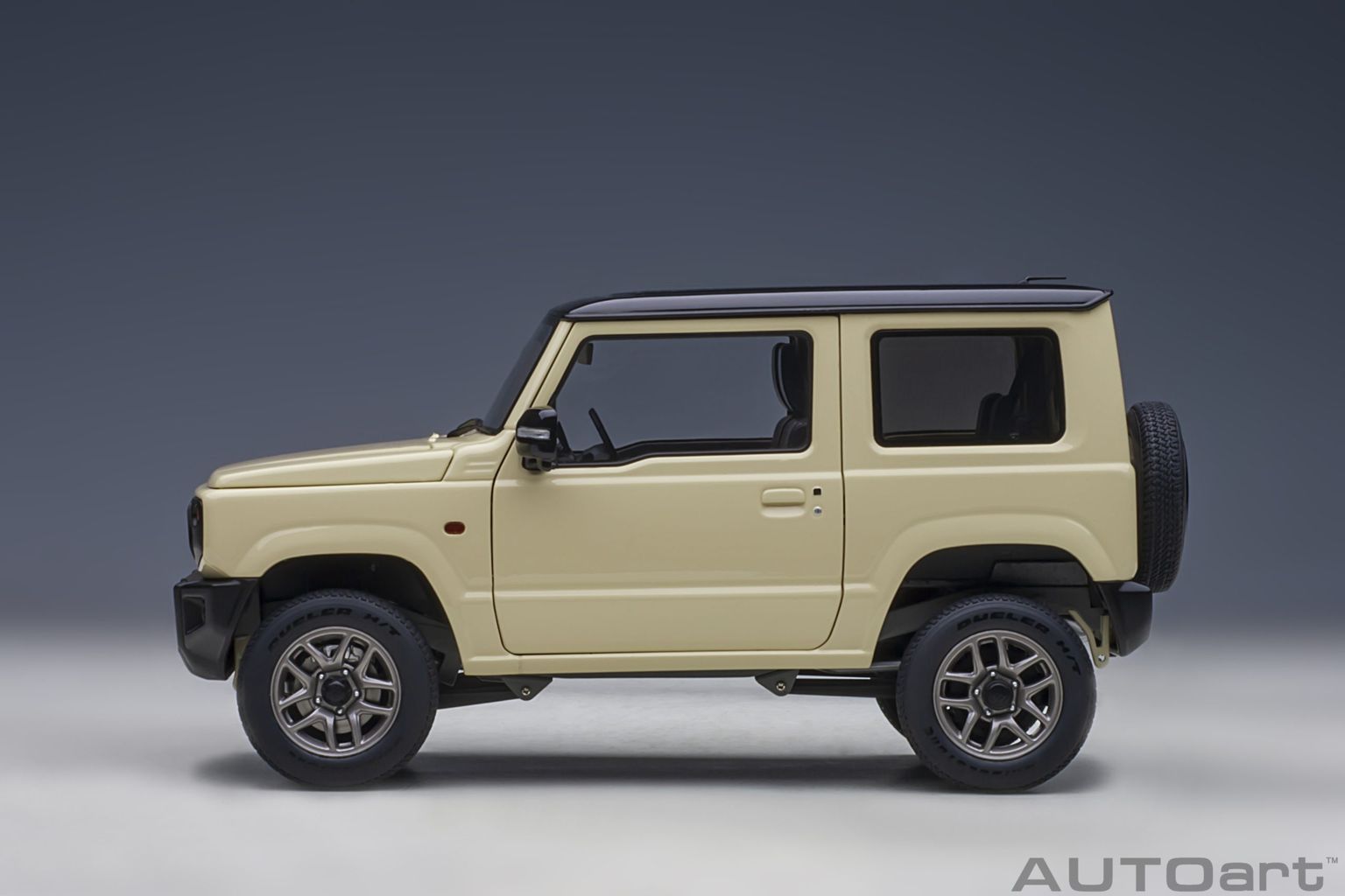 Suzuki Jimny JB64 RHD 2018 ivory metallic/black roof 1:18 AUTOart