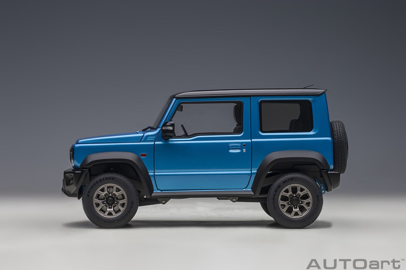 Suzuki Jimny SIERRA 2018 brisk blue metallic/black roof 1:18 AUTOart
