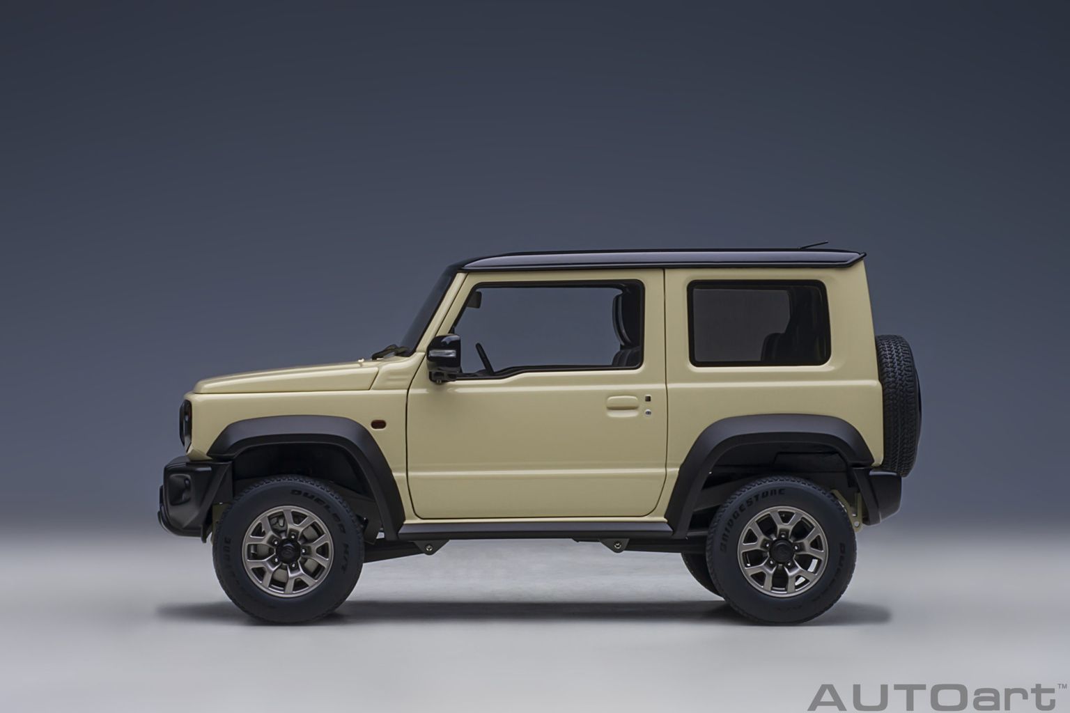 Suzuki Jimny SIERRA 2018 chiffon ivory metallic/black roof 1:18 AUTOart