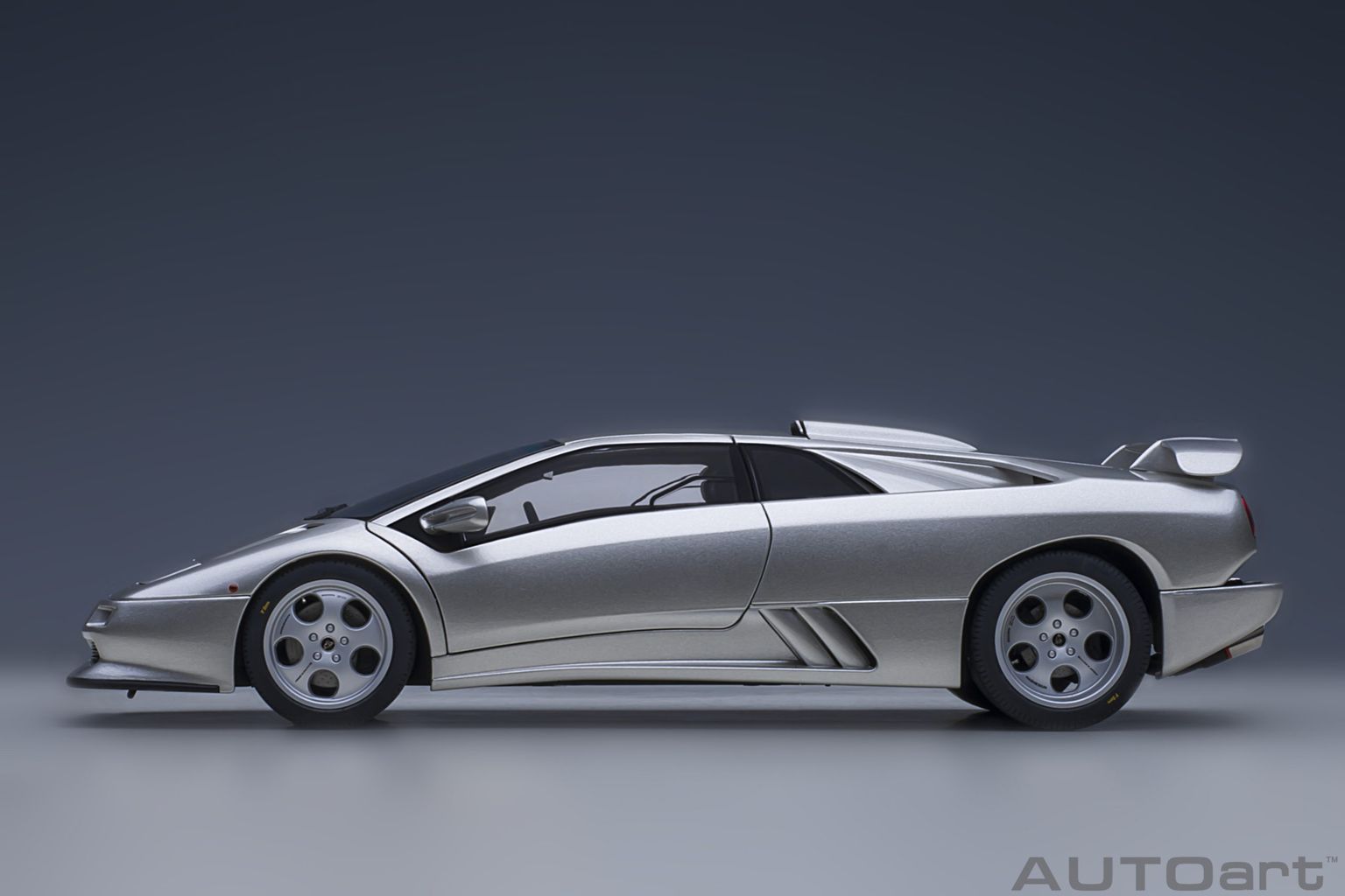 Lamborghini Diablo SE30 JOTA 1995 silver 1:18 AUTOart