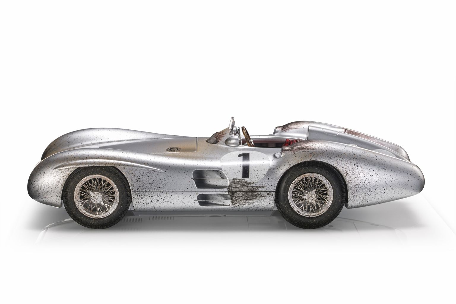 Mercedes W196R Streamliner #1 Juan Manuel Fangio Pole Position and 4th Place British GP World Champion 1954 dirty version 1:18 GP Replicas