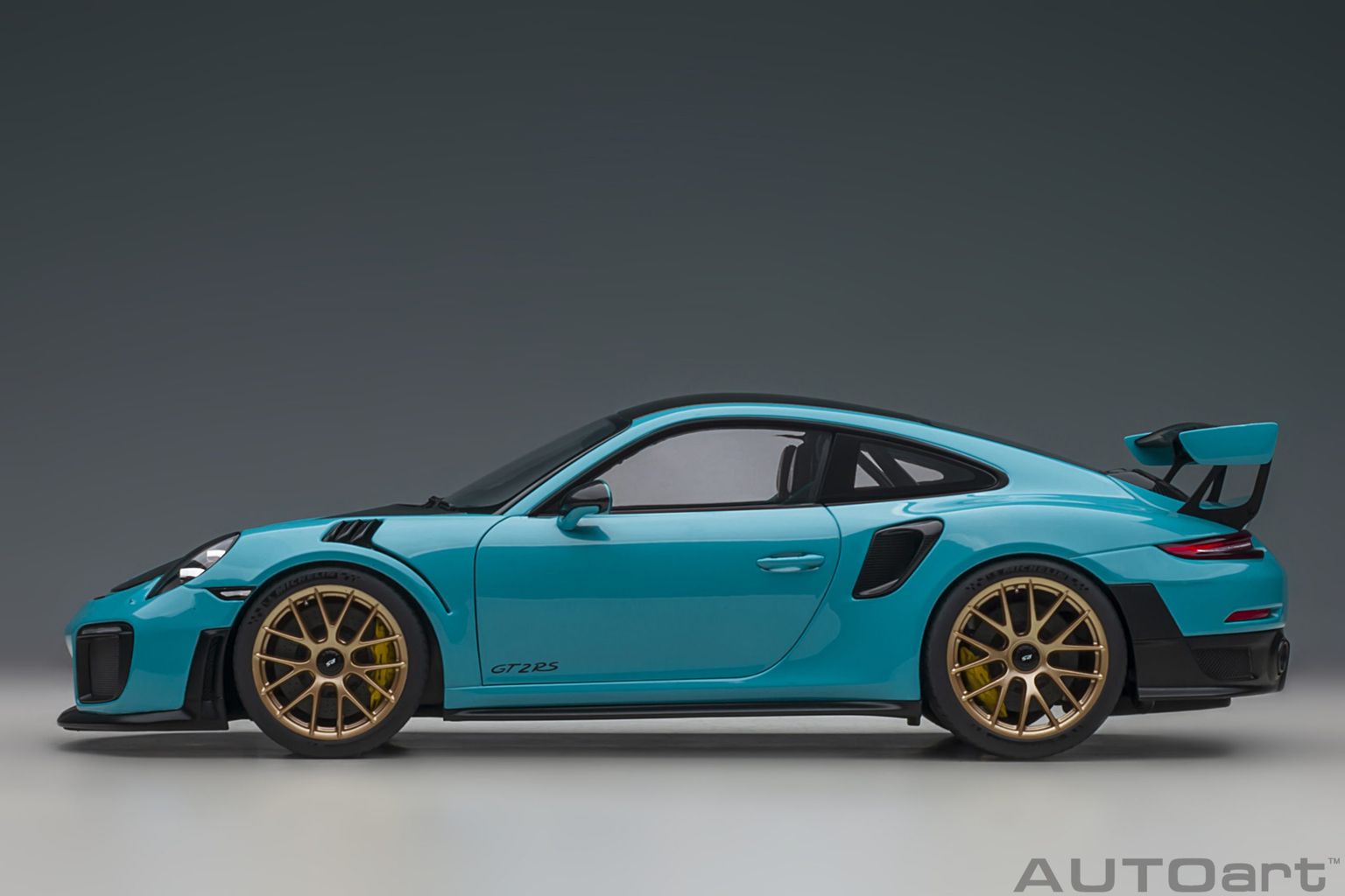 Porsche 911 GT2RS 2017 Weissach Package Miami blue 1:18 AUTOart