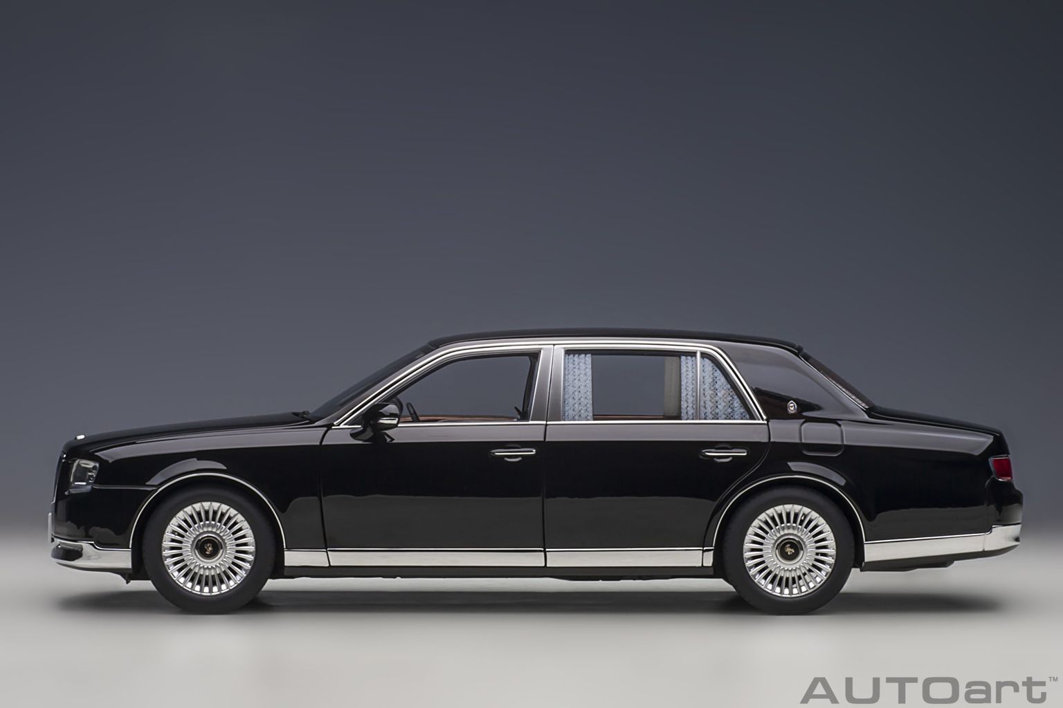 Toyota Century Special Edition with Curtain 2019 black 1:18 AUTOart