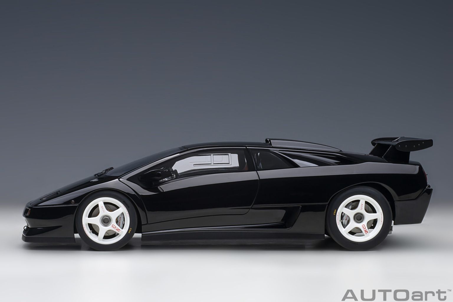 Lamborghini Diablo SV R 1996 deep black 1:18 AUTOart